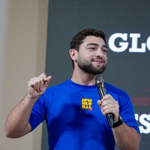 Festa! Africanos celebraram abertura com muita alegria

