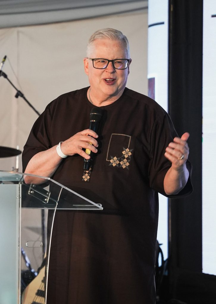 Festa! Africanos celebraram abertura com muita alegria

