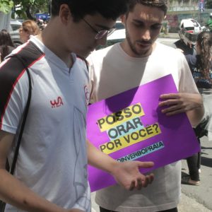 Jovens de João Pessoa (PB) evangelizaram durante ENEM