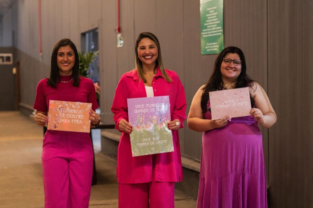 Culto Rosa realizado em Sinop (MT) uniu fé e conscientização