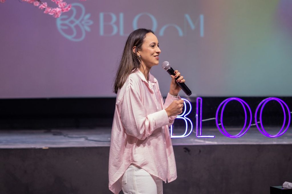 Culto Rosa realizado em Sinop (MT) uniu fé e conscientização