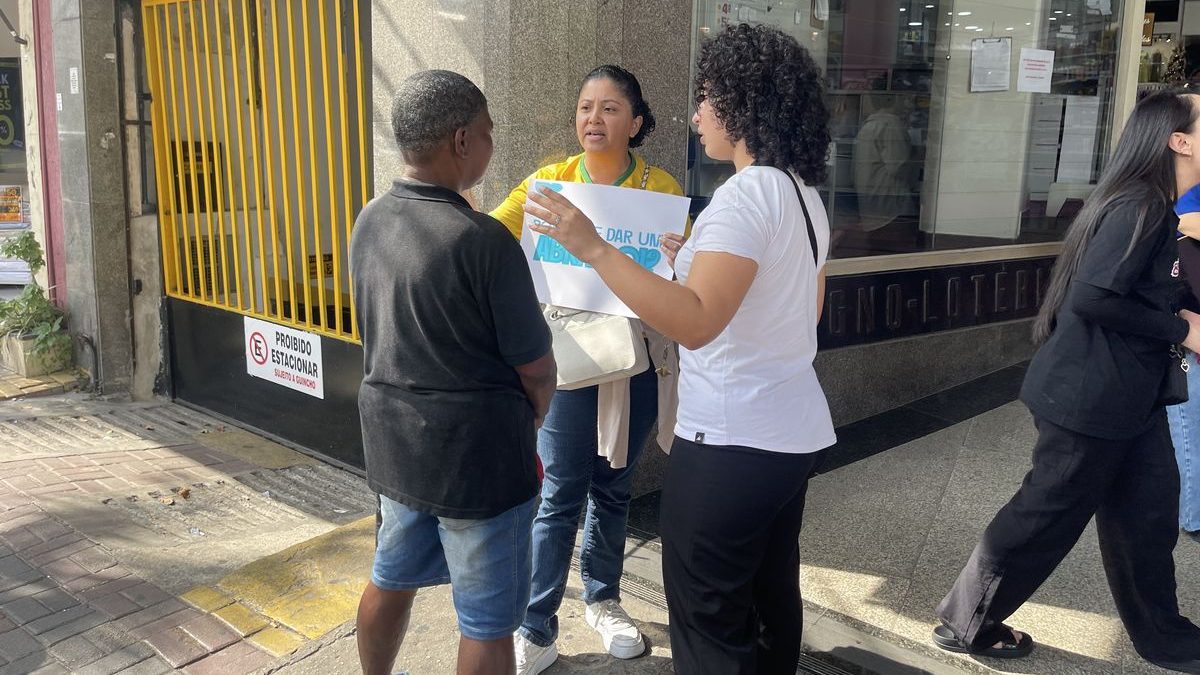 Verbo em São Paulo (SP) realizou evangelismo com música