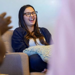 Equipes oram no COVV unidas pela fé e força da intercessão