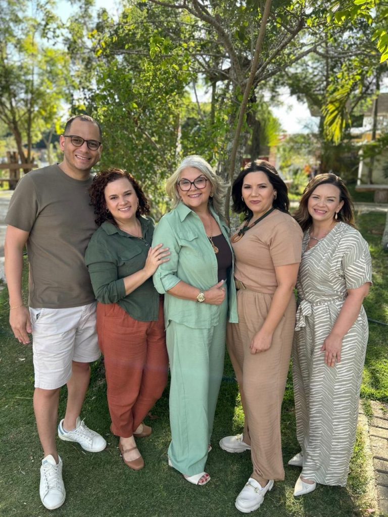 Reencontro da família de Celia Regina