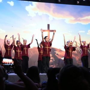 Programação de Natal reuniu crianças e ministrações no Rio (RJ)