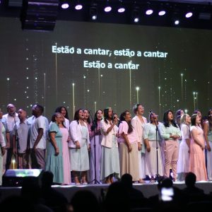 Programação de Natal reuniu crianças e ministrações no Rio (RJ)