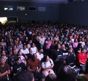 Programação de Natal reuniu crianças e ministrações no Rio (RJ)