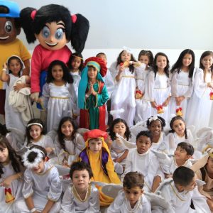 Programação de Natal reuniu crianças e ministrações no Rio (RJ)