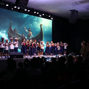 Programação de Natal reuniu crianças e ministrações no Rio (RJ)