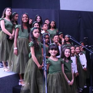 Programação de Natal reuniu crianças e ministrações no Rio (RJ)