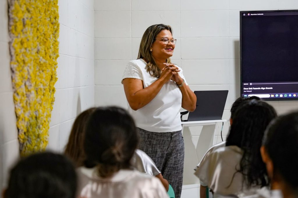 Curso de Introdução Bíblica Verbo da Vida certificou 18 alunas