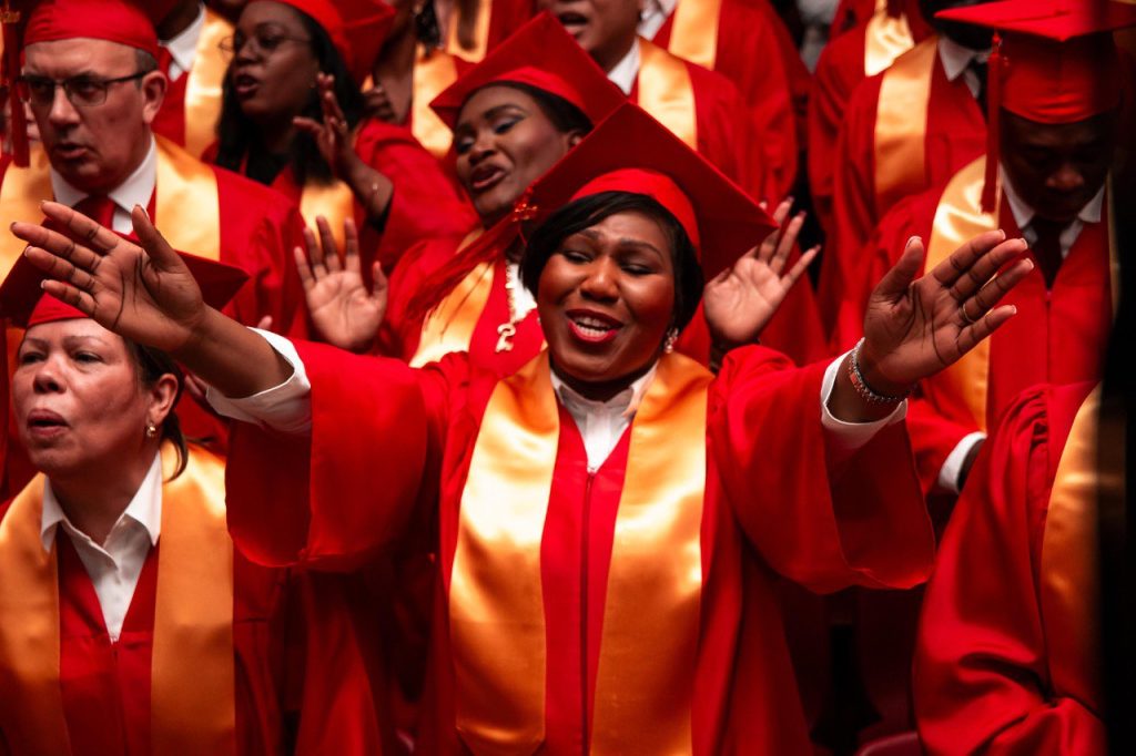 Rhema em Paris: uma década de impacto e crescimento