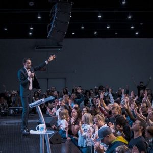 Cruzadas e avivamento ampliaram ministério de Janio Cesar