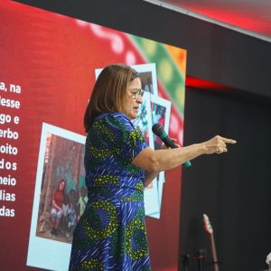 Graduada de Missões abordou evangelismo em culto em Alagoas