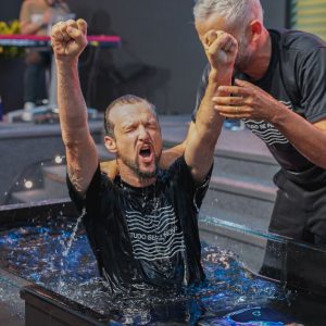 Batismo revelou transformação de famílias em igreja gaúcha