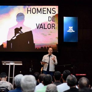 Homens são despertados para responsabilidade em conferência