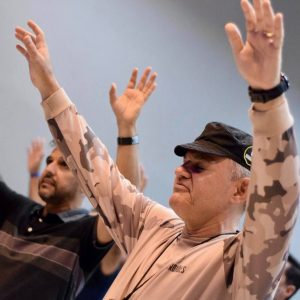 Homens são despertados para responsabilidade em conferência