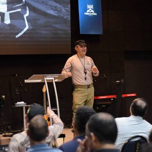 Homens são despertados para responsabilidade em conferência