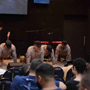 Homens são despertados para responsabilidade em conferência