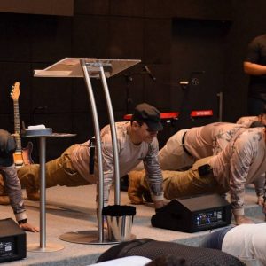 Homens são despertados para responsabilidade em conferência