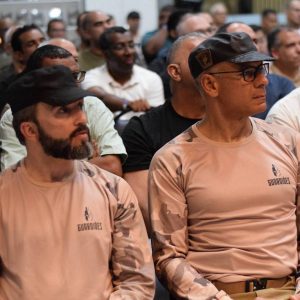 Homens são despertados para responsabilidade em conferência
