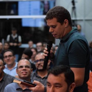 Homens são despertados para responsabilidade em conferência