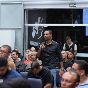 Homens são despertados para responsabilidade em conferência