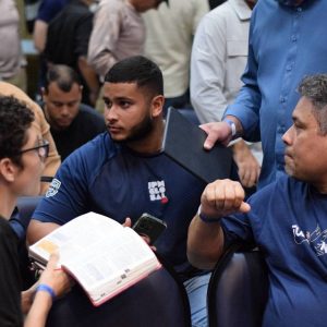 Homens são despertados para responsabilidade em conferência