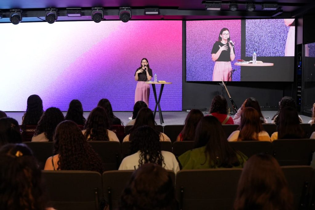 Meninos e meninas foram alcançados por respostas divinas