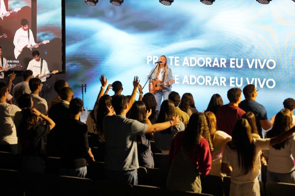 Meninos e meninas foram alcançados por respostas divinas