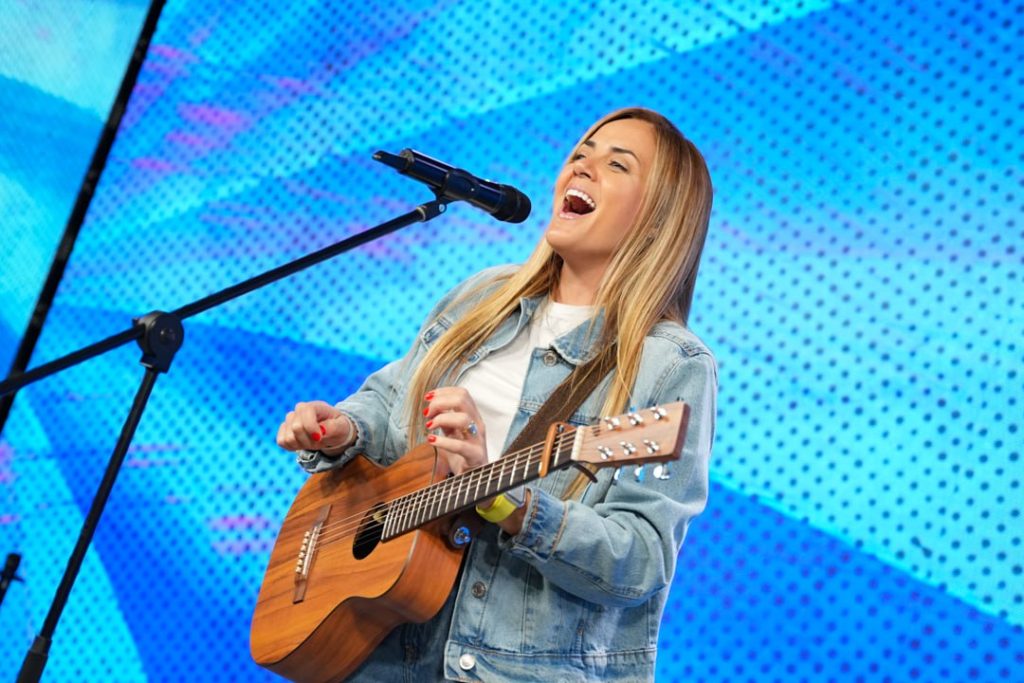 Meninos e meninas foram alcançados por respostas divinas