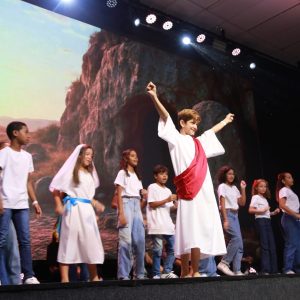 Igrejas promovem Páscoa com fé, arte e impacto social