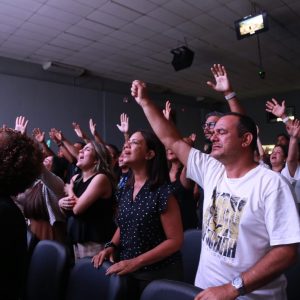 Igrejas promovem Páscoa com fé, arte e impacto social