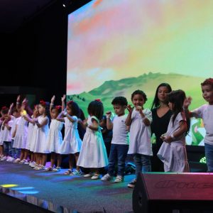 Igrejas promovem Páscoa com fé, arte e impacto social