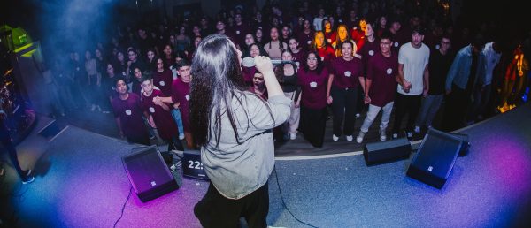 Conferência reuniu jovens e destacou identidade em Cristo