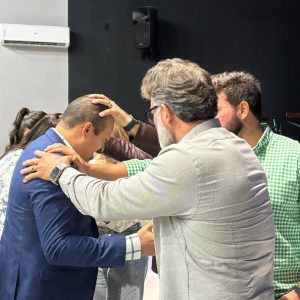 Verbo em Soledade celebra transição com imposição de mãos