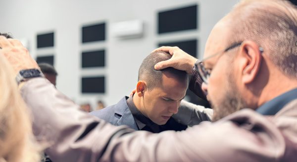 Verbo em Soledade celebra transição com imposição de mãos