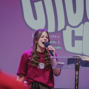 Conferência reuniu jovens e destacou identidade em Cristo