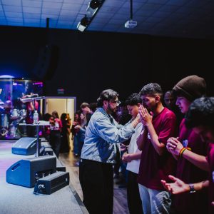 Conferência reuniu jovens e destacou identidade em Cristo