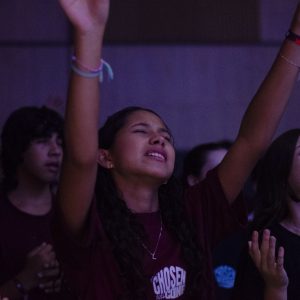 Conferência reuniu jovens e destacou identidade em Cristo