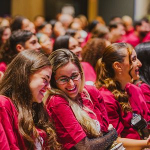 Conferência reuniu jovens e destacou identidade em Cristo
