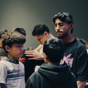 Conferência reuniu jovens e destacou identidade em Cristo