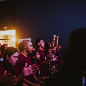 Conferência reuniu jovens e destacou identidade em Cristo