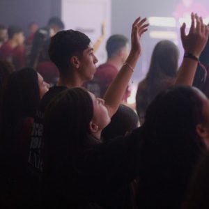 Conferência reuniu jovens e destacou identidade em Cristo