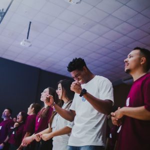 Conferência reuniu jovens e destacou identidade em Cristo