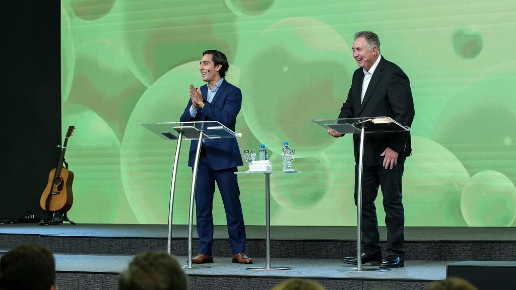Alegria de ser Verbo da Vida contagiou a abertura do evento