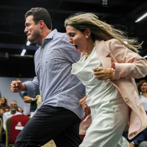 Alegria de ser Verbo da Vida contagiou a abertura do evento