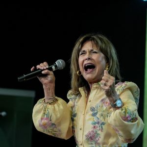 Alegria de ser Verbo da Vida contagiou a abertura do evento