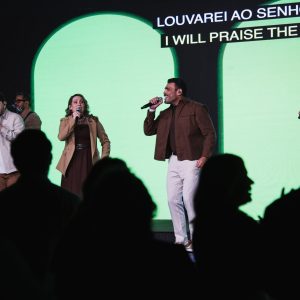 CHEIOS DO ESPÍRITO: a alegria do Céu deu o tom da noite