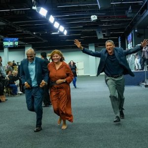 CHEIOS DO ESPÍRITO: a alegria do Céu deu o tom da noite